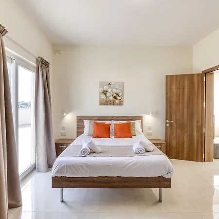 Luxury Beautiful Penthouse With Amazing Views & Ac By 360 Estates Appartement Marsaxlokk