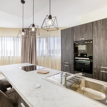 Appartement Luxury Beautiful Penthouse With Amazing Views & Ac By 360 Estates
