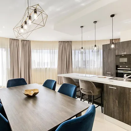 Appartement Luxury Beautiful Penthouse With Amazing Views & Ac By 360 Estates