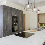 Luxury Beautiful Penthouse With Amazing Views & Ac By 360 Estates Lägenhet