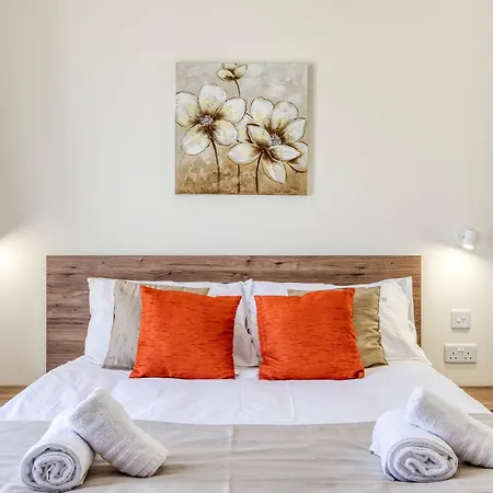 Lägenhet Luxury Beautiful Penthouse With Amazing Views & Ac By 360 Estates