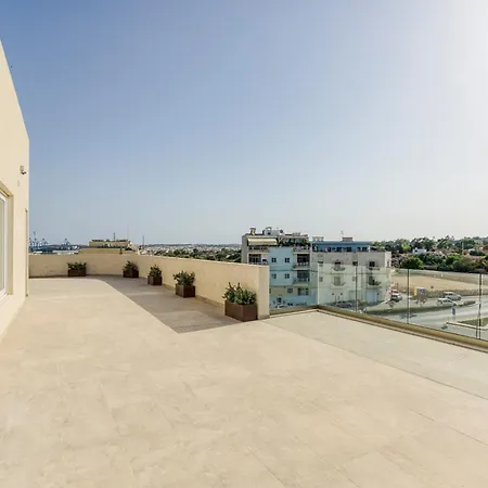 Luxury Beautiful Penthouse With Amazing Views & Ac By 360 Estates Lägenhet Marsaxlokk